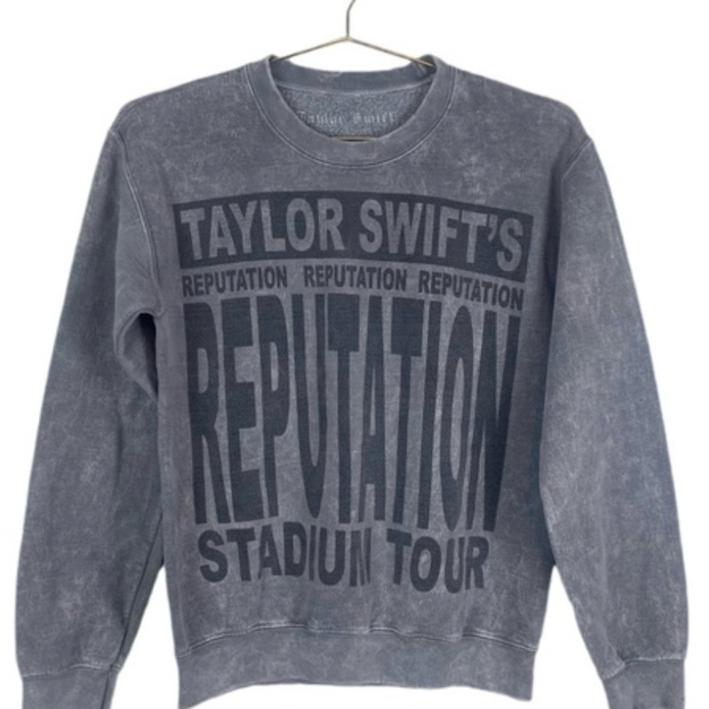 Taylor Swift Reputation Sweatshirt. Size L.